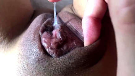 Целка мучает клитор сливочный оргазм