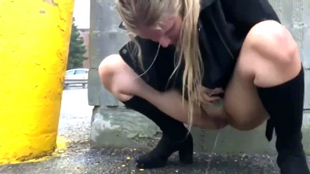 Нашла где справить нужду