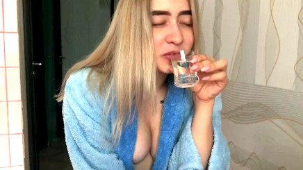Выпила водку - береги пилотку